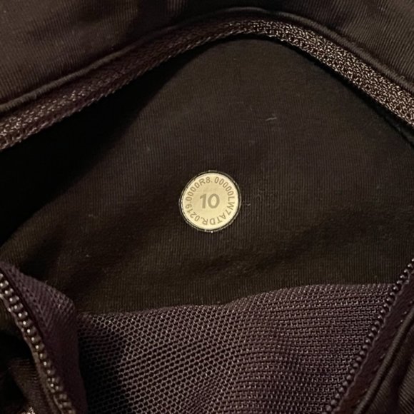 Lululemon Speed Up Short 2.5" Size 10 - Picture 3 of 3